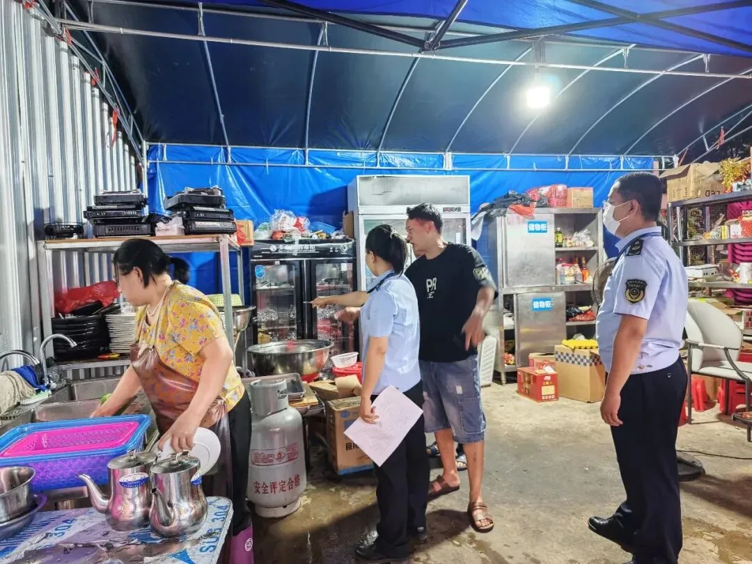 琼中县市场监管局开展“三月三”宾馆酒店价格及食品安全监管工作