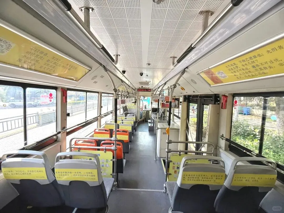 巴士营销 | 这些城市,把公交车变成了流动的书香血脉