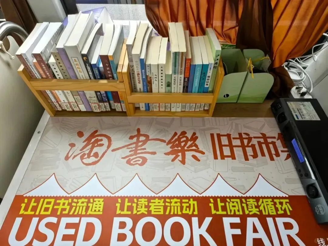 巴士营销 | 这些城市,把公交车变成了流动的书香血脉