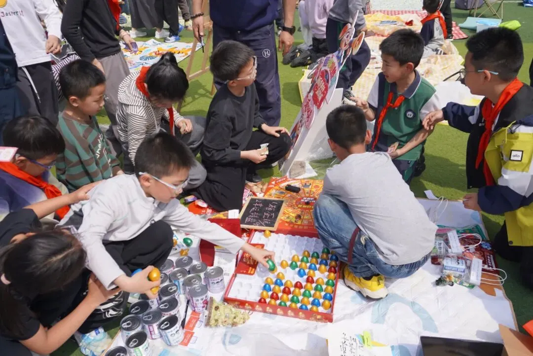 《小市场·大德育》 —我是MAN掌柜 ——华山小学三年级“跳蚤”火热开市!