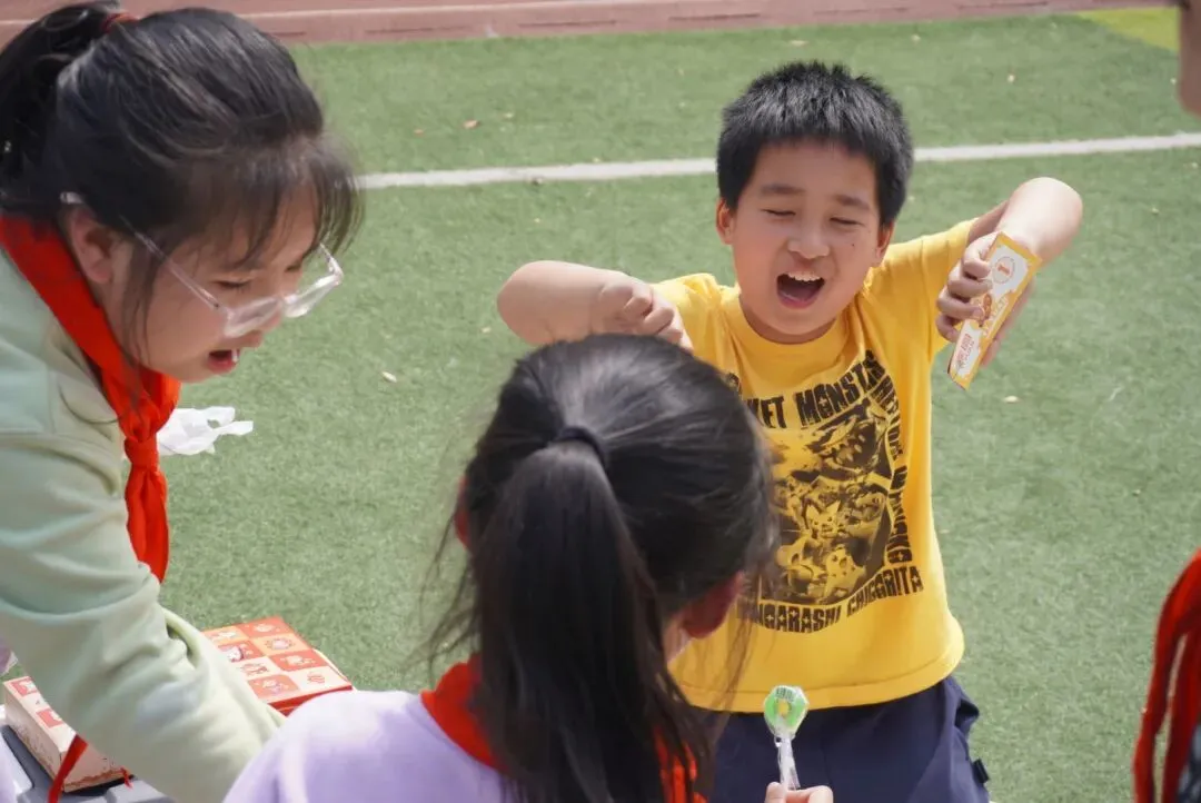 《小市场·大德育》 —我是MAN掌柜 ——华山小学三年级“跳蚤”火热开市!