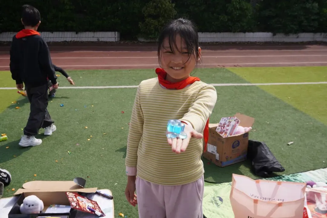 《小市场·大德育》 —我是MAN掌柜 ——华山小学三年级“跳蚤”火热开市!