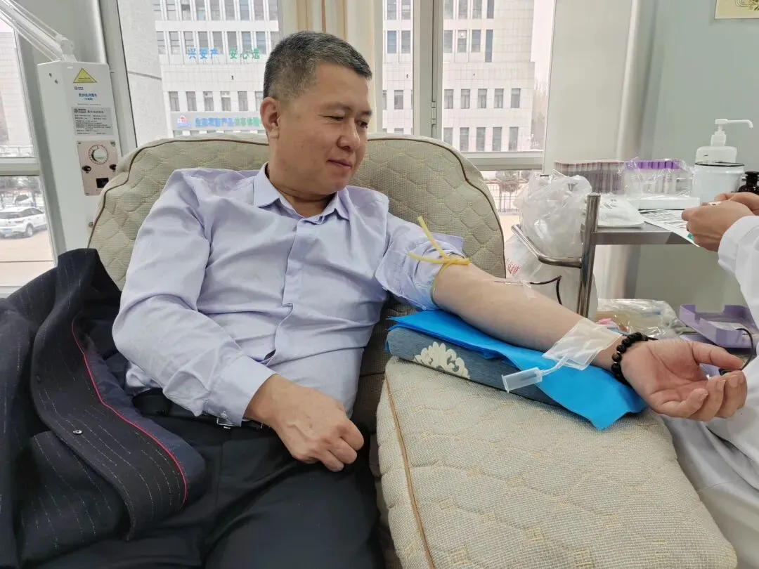 兴安盟市场监管局开展“热血铸忠诚 奉献践初心”无偿献血主题党日活动