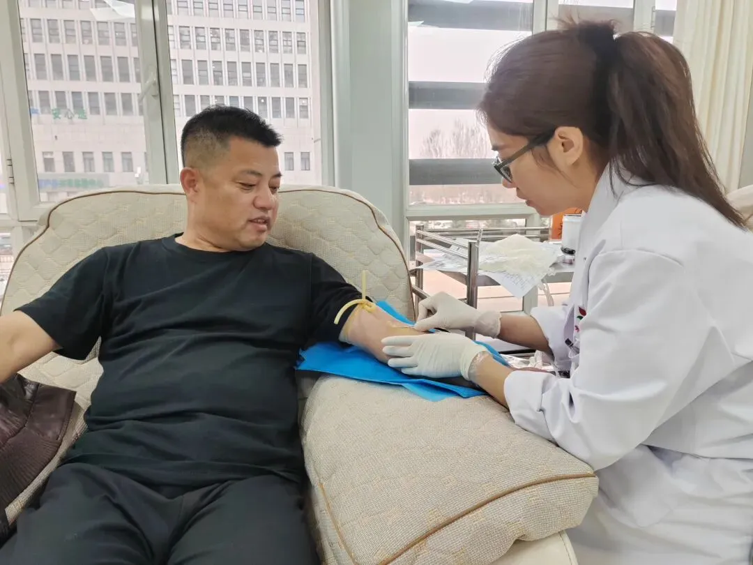 兴安盟市场监管局开展“热血铸忠诚 奉献践初心”无偿献血主题党日活动