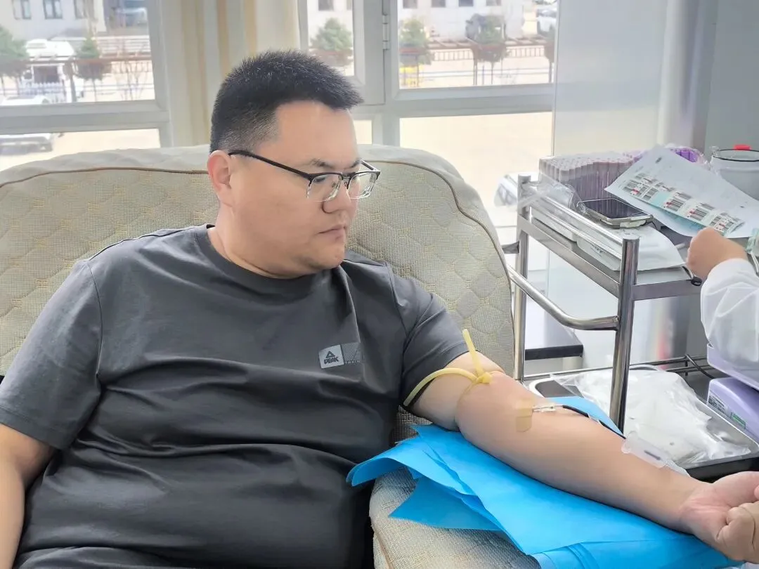 兴安盟市场监管局开展“热血铸忠诚 奉献践初心”无偿献血主题党日活动