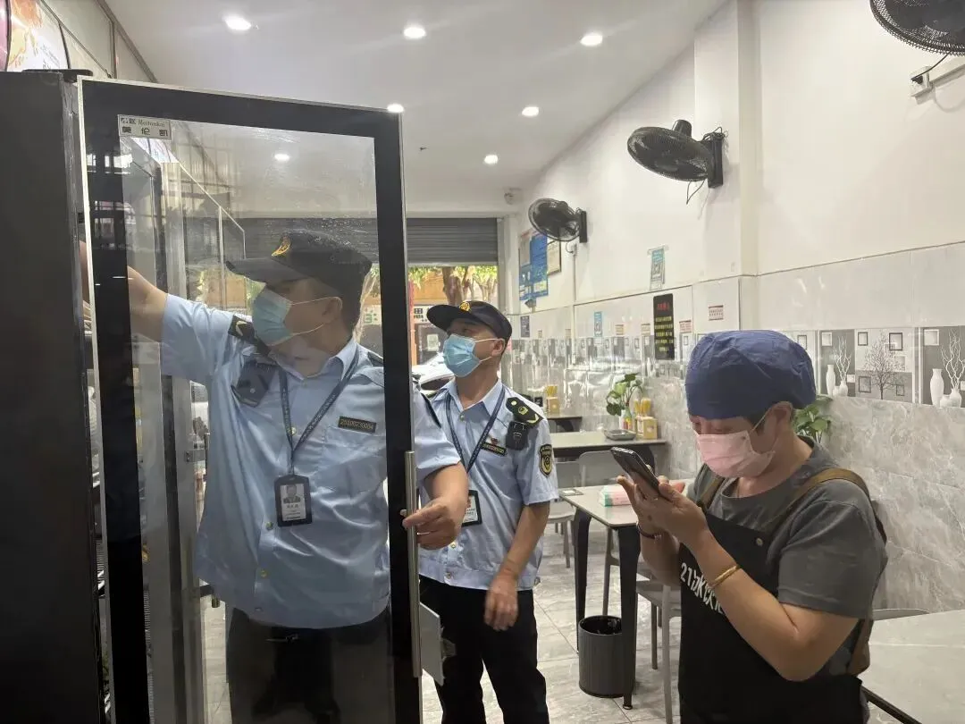 严管外卖“云厨房” 开远市市场监督管理局为网络餐食加上“安全锁”