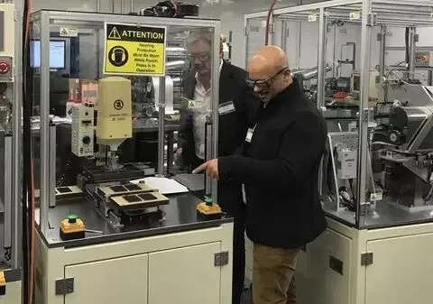 市场份额才0.37%的中国公司,竟研发出续航1000公里不起火的固态电池?网友:真没想到