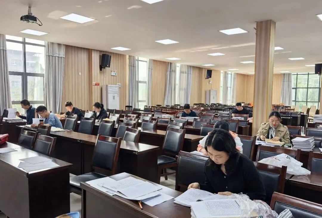 滑县市场监管局:开展案卷评查 规范执法行为