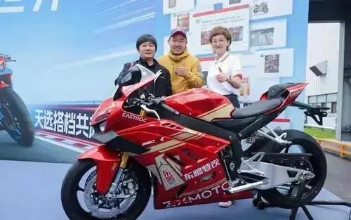 喝东鹏抽张雪机车?3年使用权背后,是营销的精妙算计还是善意的轻亏