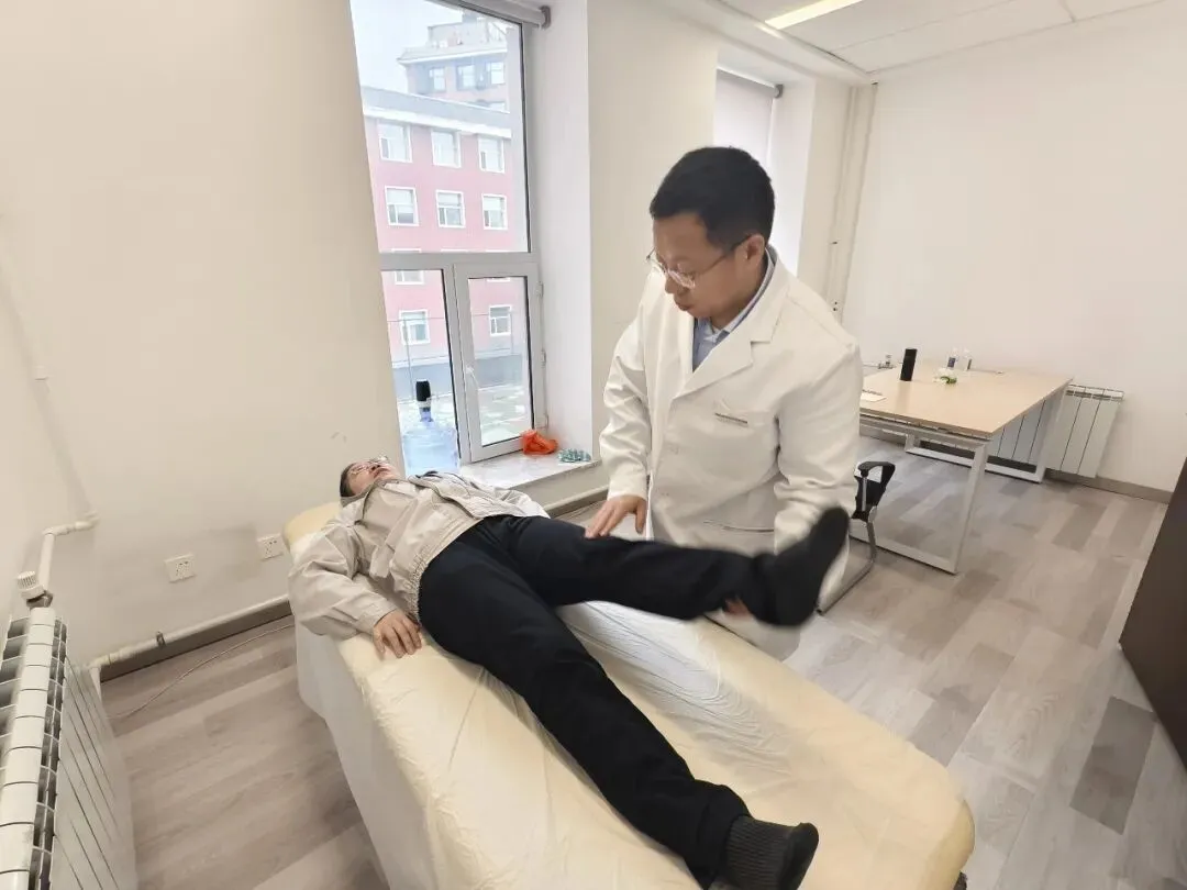 营销总部召开健康主题月暨驻外志愿服务团队成立启动会