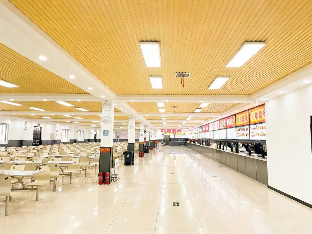 严把食品安全关,守护校园饮食安 | 市场监督局莅临我校检查学生餐厅工作