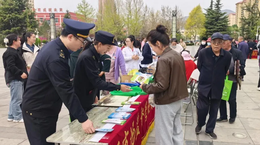 红古区市场监督管理局开展“4·15”宣传活动 守牢市监安全底线 共筑国家安全屏障