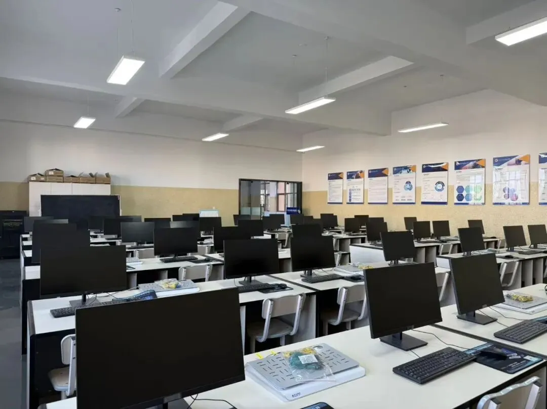 云南省曲靖应用技术学校计算机专业介绍