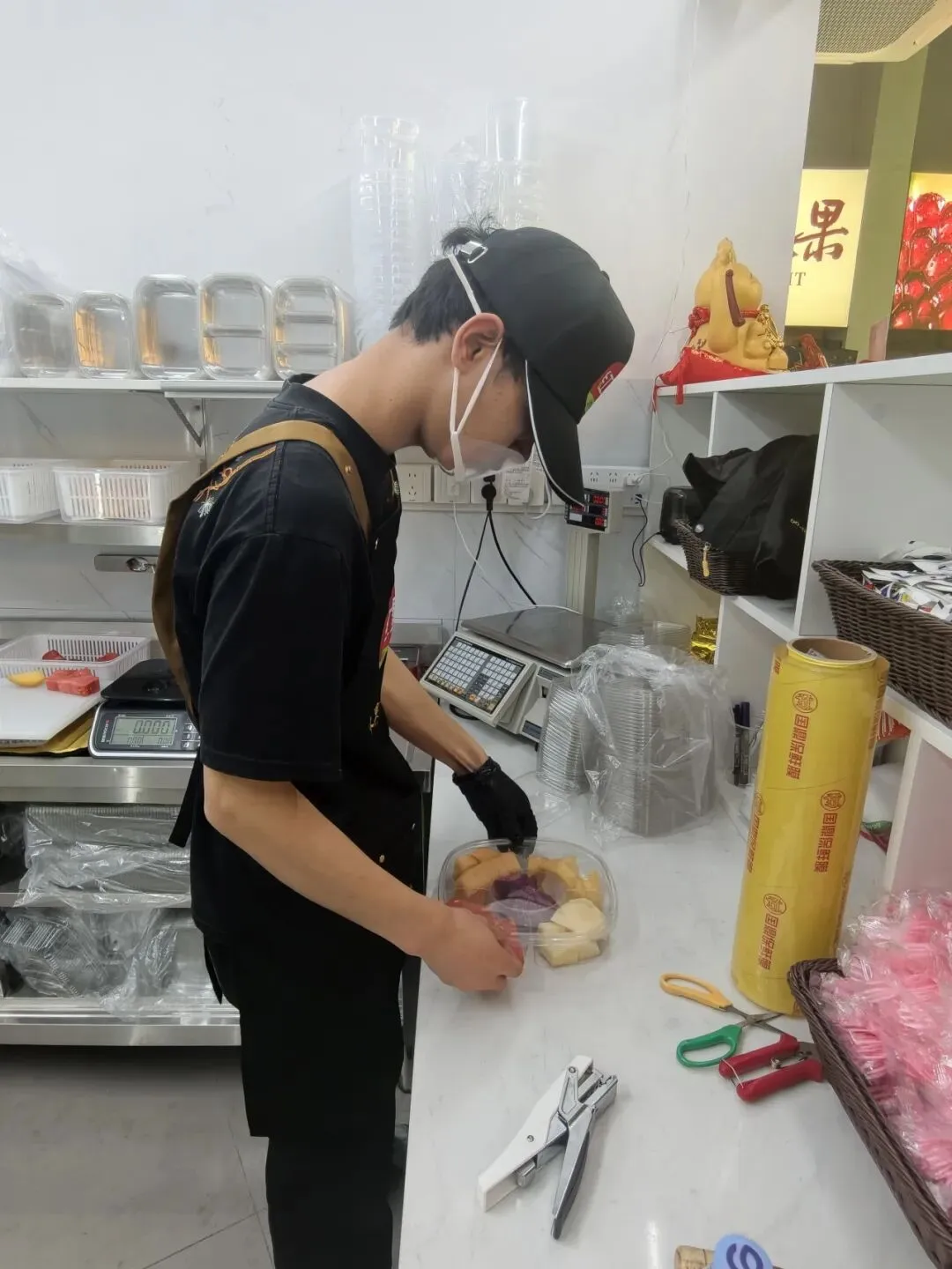 红集牌高品质水果连锁入驻武定市场啦