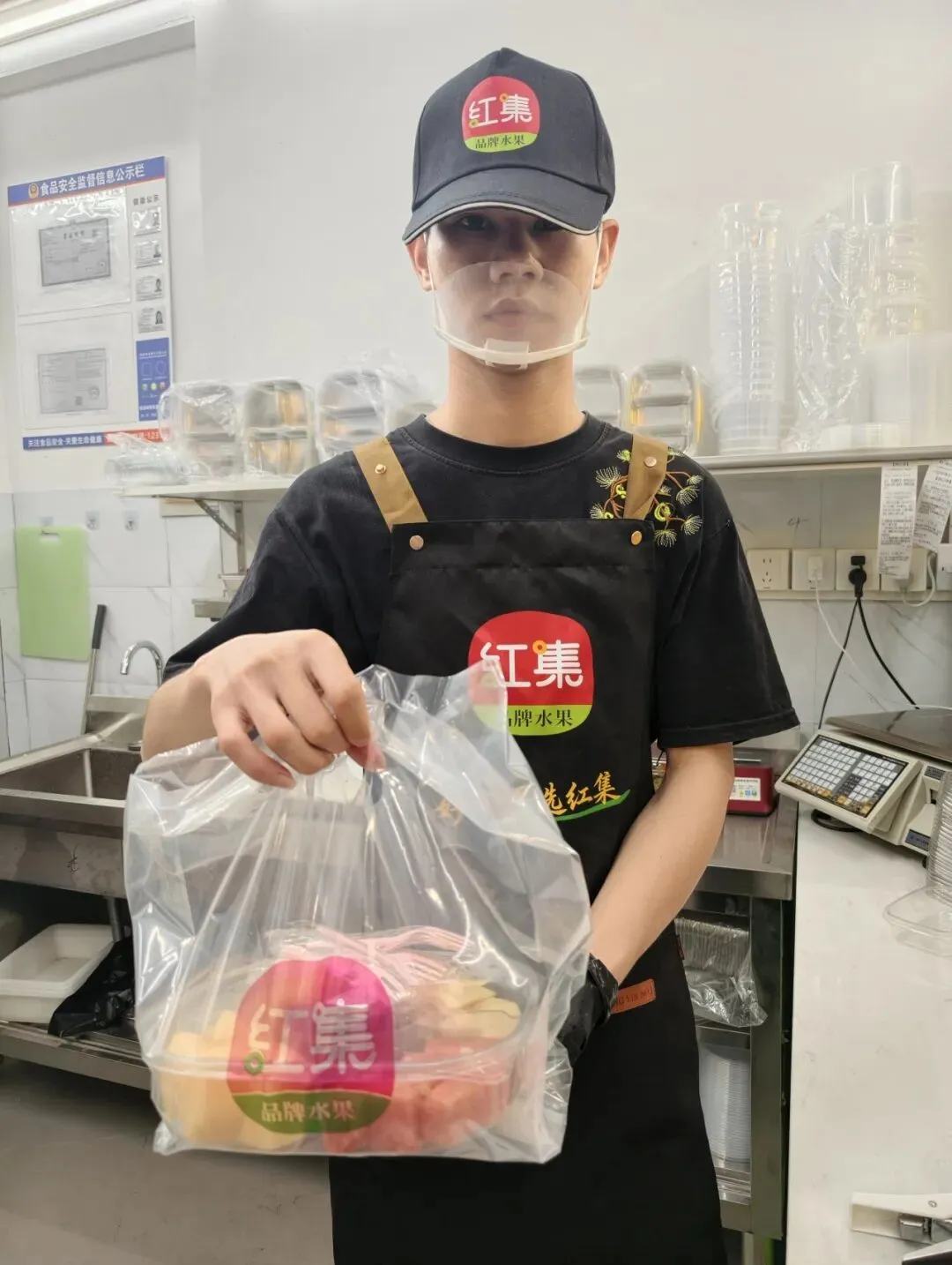 红集牌高品质水果连锁入驻武定市场啦