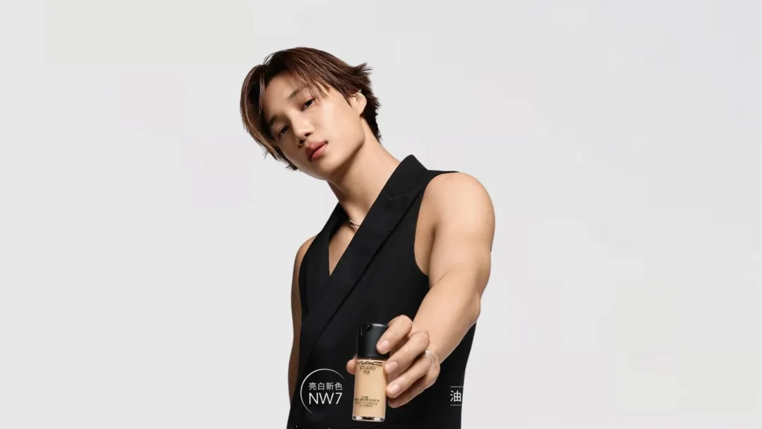 MAC广告引争议:性感营销在中国未必奏效