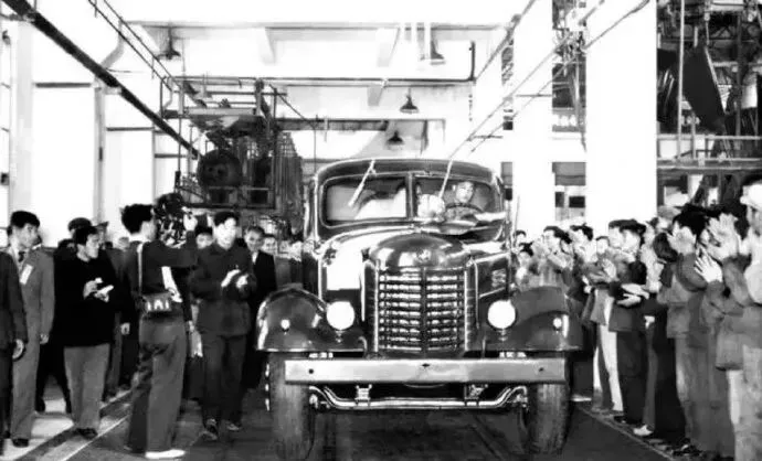 李想朋友圈飙脏,其实,对比营销,对消费者、行业都是好事