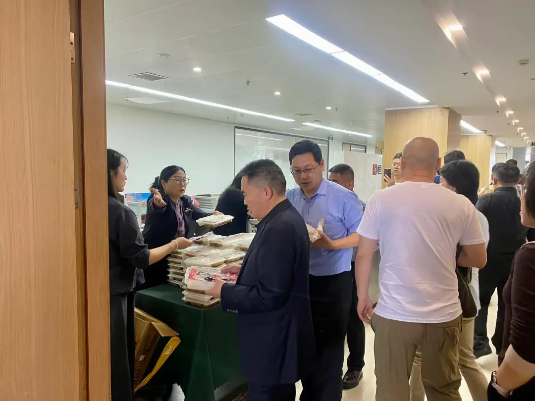 告别内耗!这场AI交流会,解决河南企业获客难、效率低、财税险三大痛点