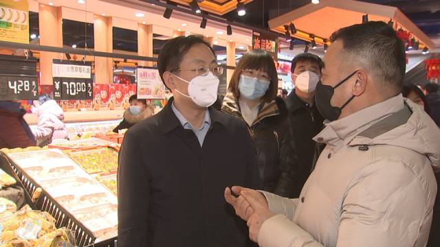 区领导检查安全生产、森林防火、市场供应工作