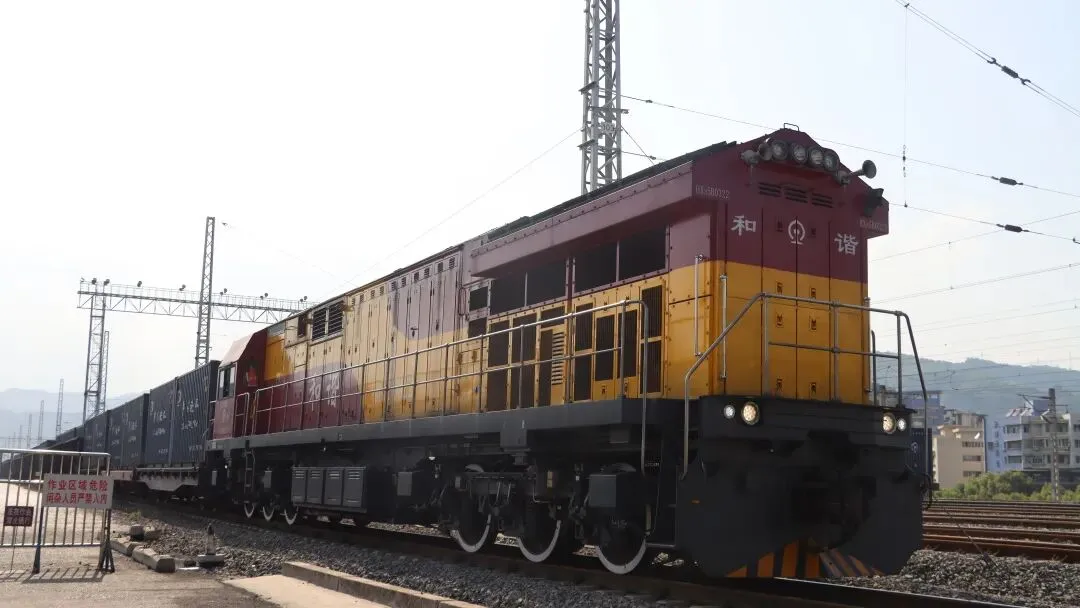 营销前沿|直达!万州—西宁氧化铝班列首发