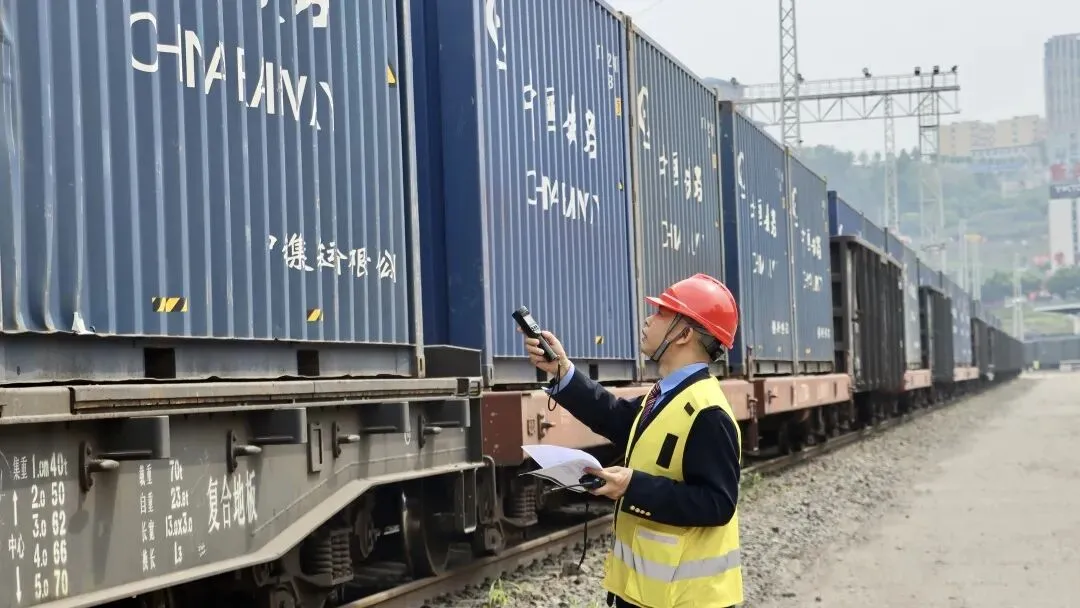 营销前沿|直达!万州—西宁氧化铝班列首发