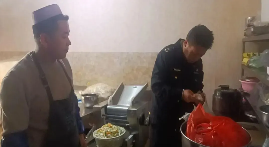 第三铺乡市场监督管理所扎实开展“随机查餐厅”活动