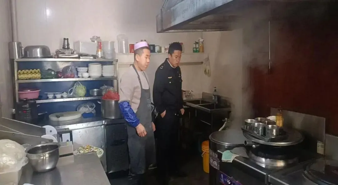 第三铺乡市场监督管理所扎实开展“随机查餐厅”活动