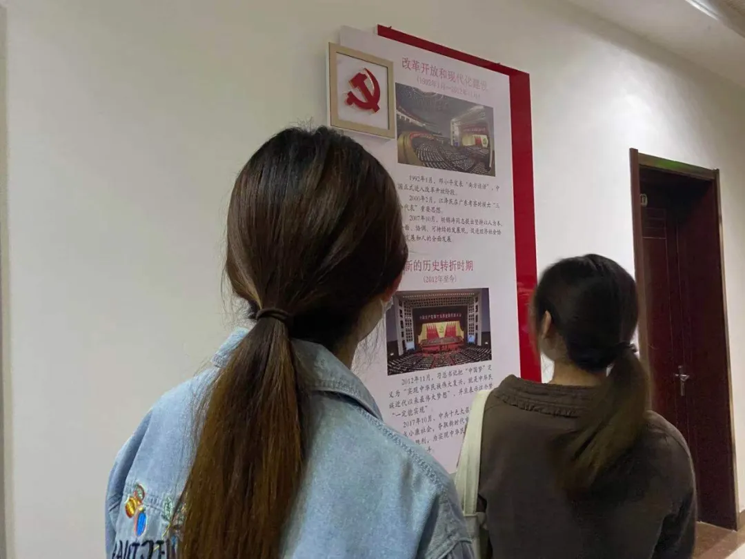 【创文进行时】市场监管局团支部举行“传承红色精神 砥砺无悔青春”党史主题团日活动