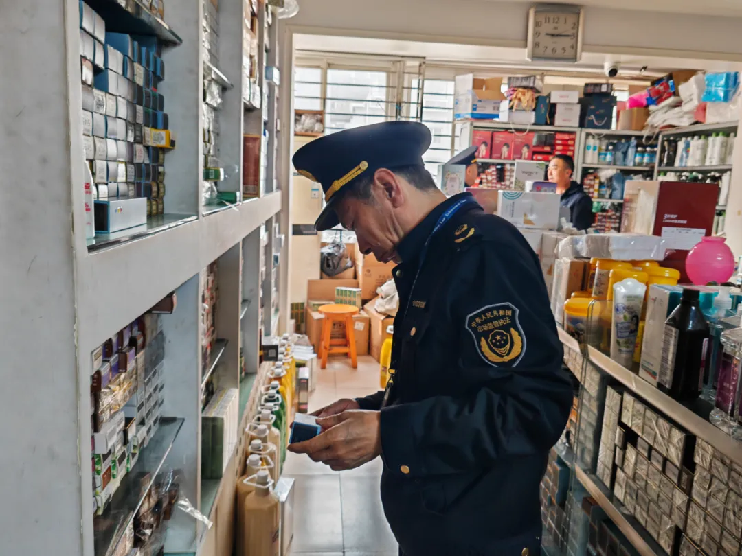 平谷区市场监管局开展化妆品专项检查,护航“美丽消费”