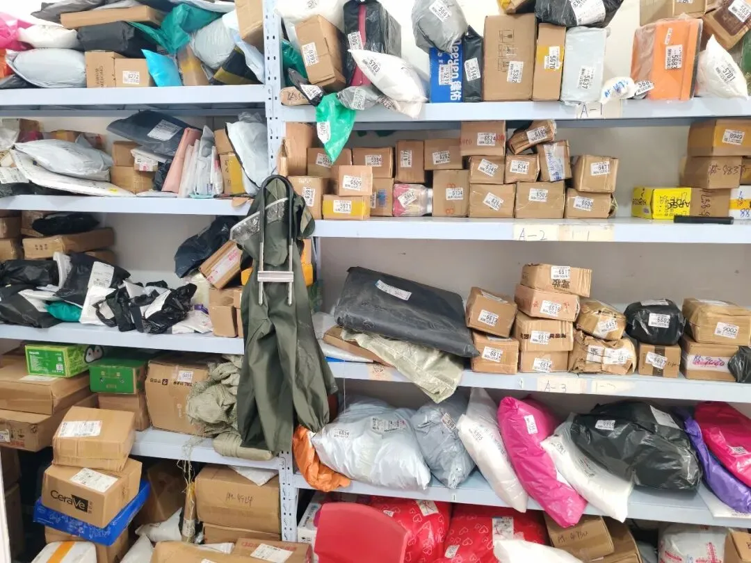 方城市场路经营中菜鸟驿站+圆通快递有事转让