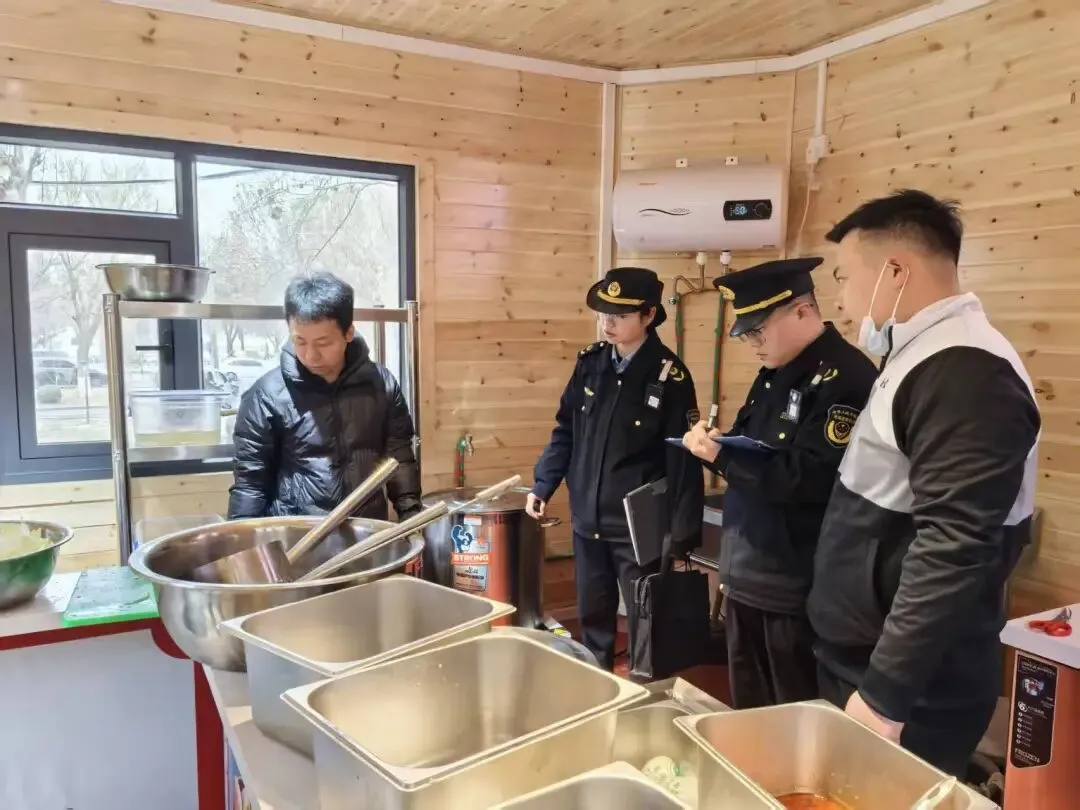 师市市场监管局开展“小摊贩”食品安全监督检查