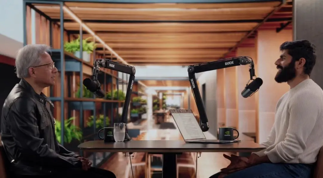 黄仁勋:不卖AI芯片给中国,是把市场拱手送给华为