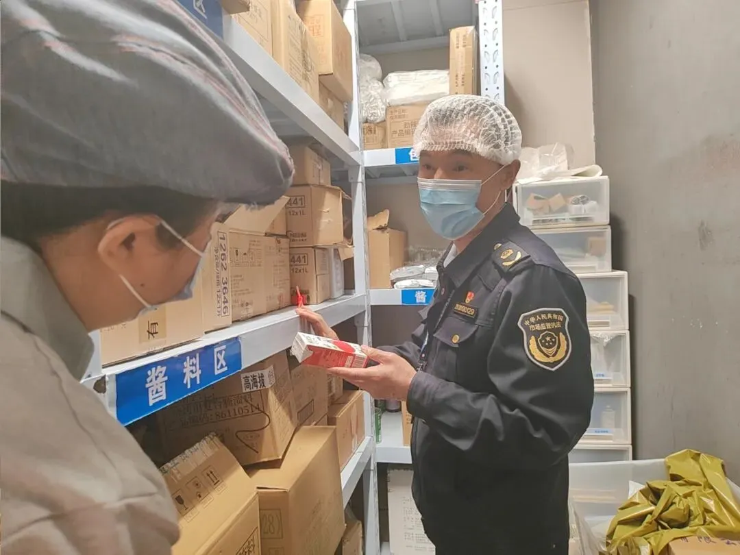 大理市市场监管局重拳出击 开展网络餐饮食品安全集中整治行动