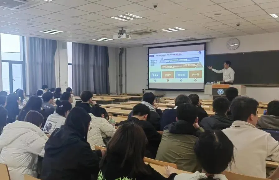 计算机科学与技术学院和法学院联合举办团校培训会