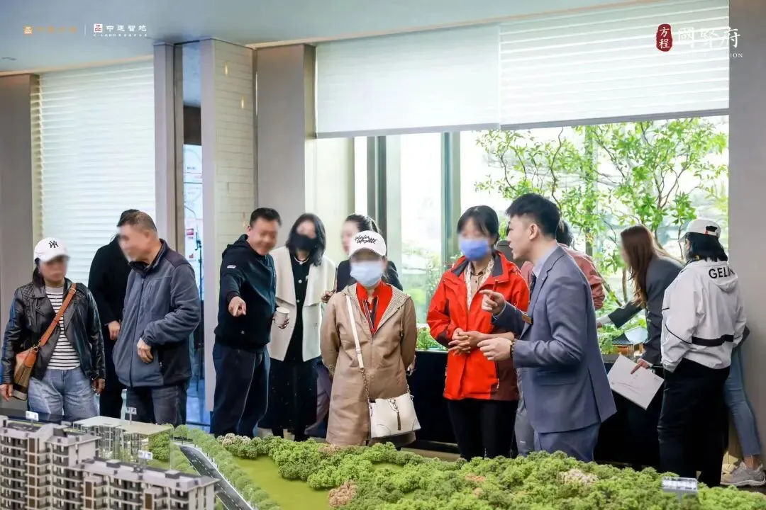 中建·方程国贤府营销团队:极限攻坚 首开破局