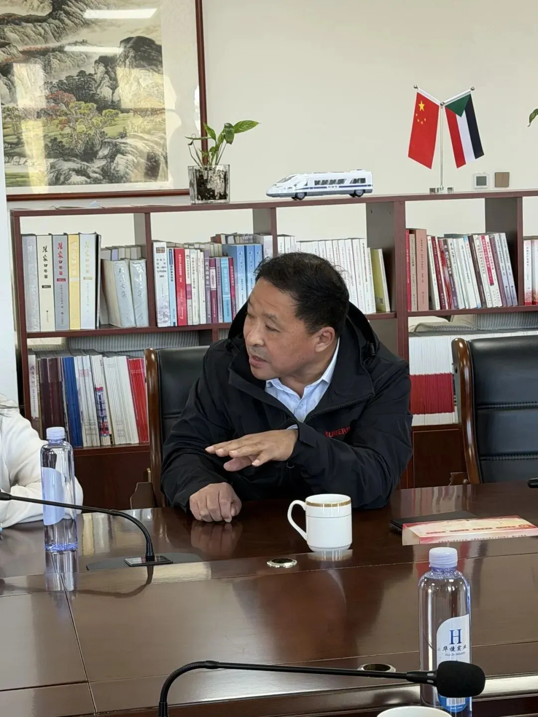 聚侨力拓海外市场 促交流谋合作共赢 —— 新西兰长江商学院秘书长王艳娇一行到访张家口市为侨服务中心