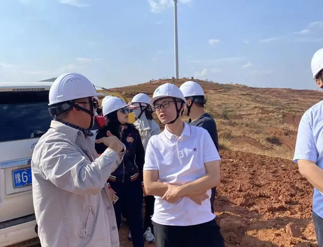 营销尖兵 奋楫者先——记集团公司2025年度劳动模范新能源公司熊汀