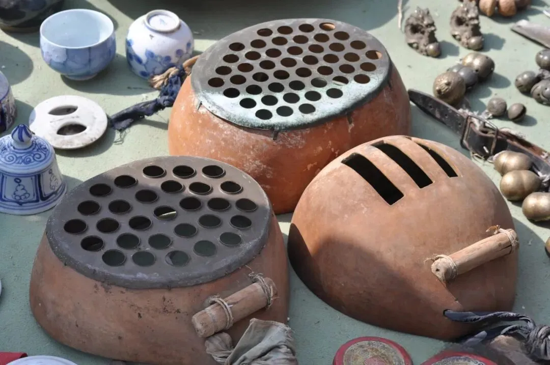 古玩市场七个稀罕老物件,奶奶辈人的回忆,看都有啥