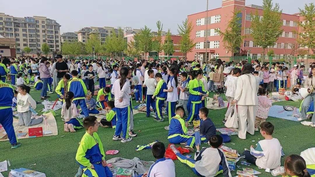 跳蚤市场里的童年时光