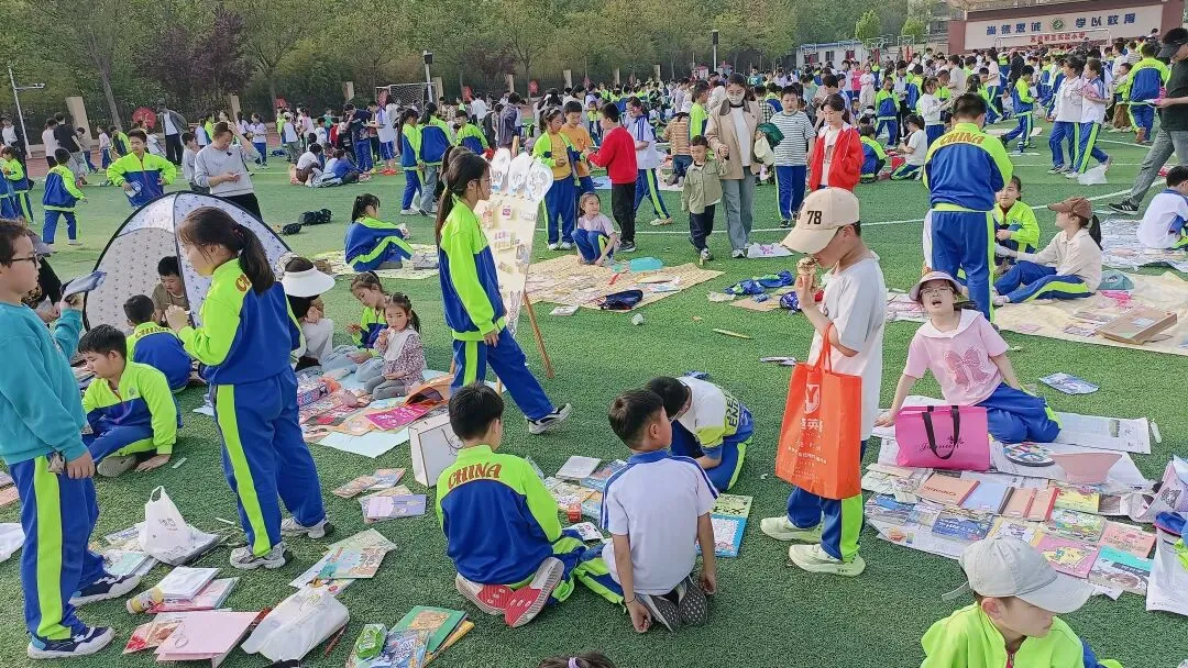 跳蚤市场里的童年时光