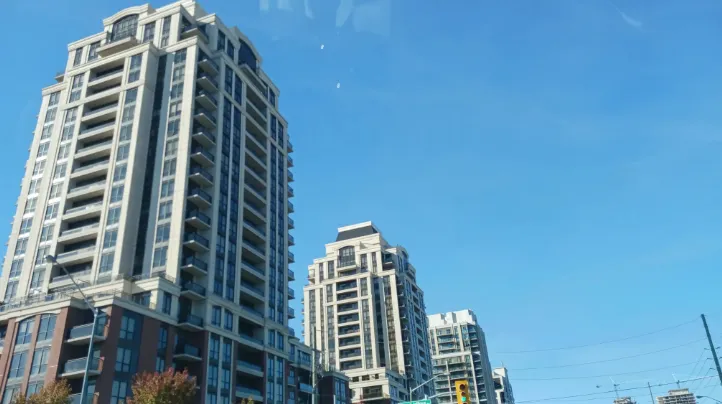 30年来首次! 多伦多公寓市场＂0开盘＂! 库存创新高, 8年才能清空!