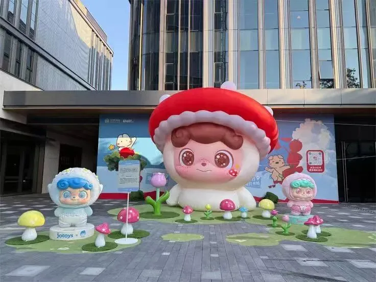 【品牌雕塑美陈】美陈雕塑市场规模破500亿:中小企业的机会在哪里?& 十五款城市潮流IP美陈装置