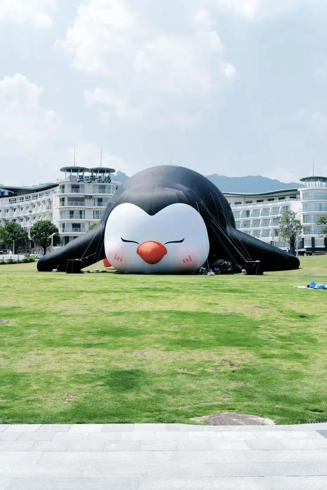 【品牌雕塑美陈】美陈雕塑市场规模破500亿:中小企业的机会在哪里?& 十五款城市潮流IP美陈装置