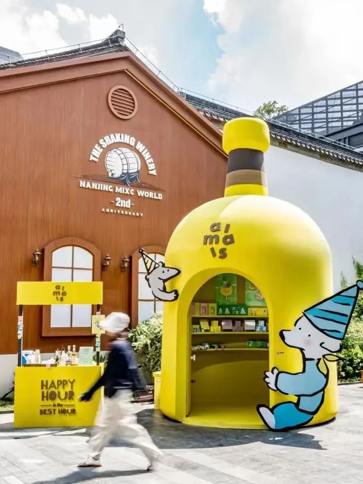 【品牌雕塑美陈】美陈雕塑市场规模破500亿:中小企业的机会在哪里?& 十五款城市潮流IP美陈装置