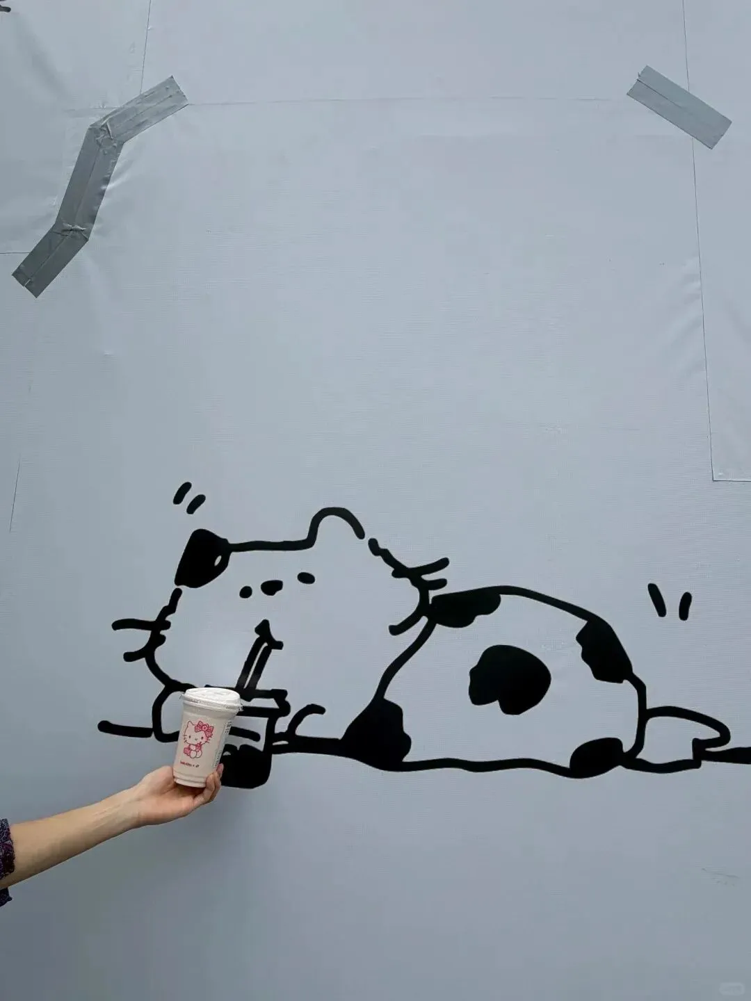 品牌营销动向「喜茶把围挡做成喜帖画展?」