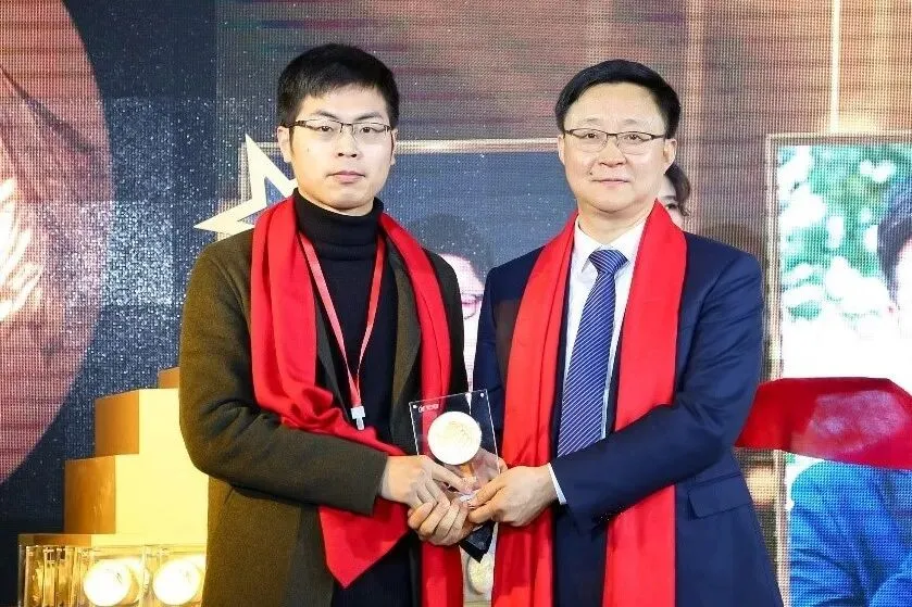 讯飞之星|李兵:“会修电脑”的技术master