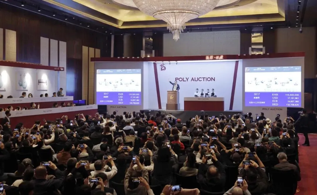 未来是民藏的天下,中国民间收藏市场正迎来了“黄金时代”.老藏家,保好你的收藏!