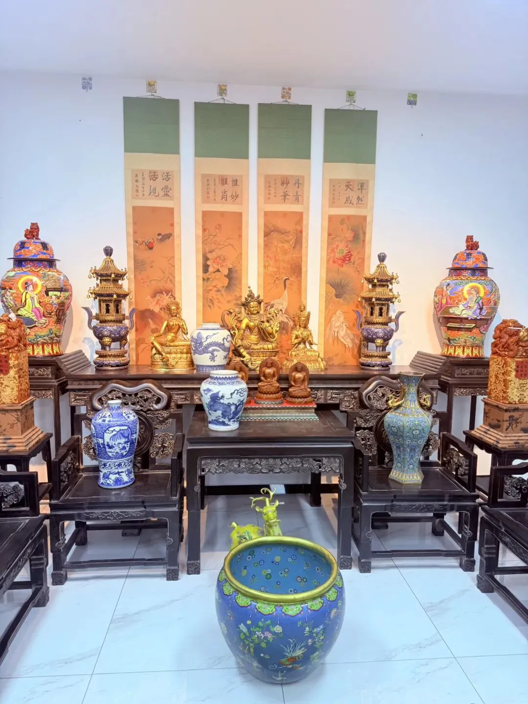 未来是民藏的天下,中国民间收藏市场正迎来了“黄金时代”.老藏家,保好你的收藏!