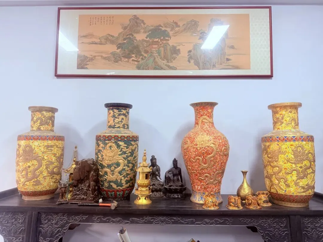 未来是民藏的天下,中国民间收藏市场正迎来了“黄金时代”.老藏家,保好你的收藏!