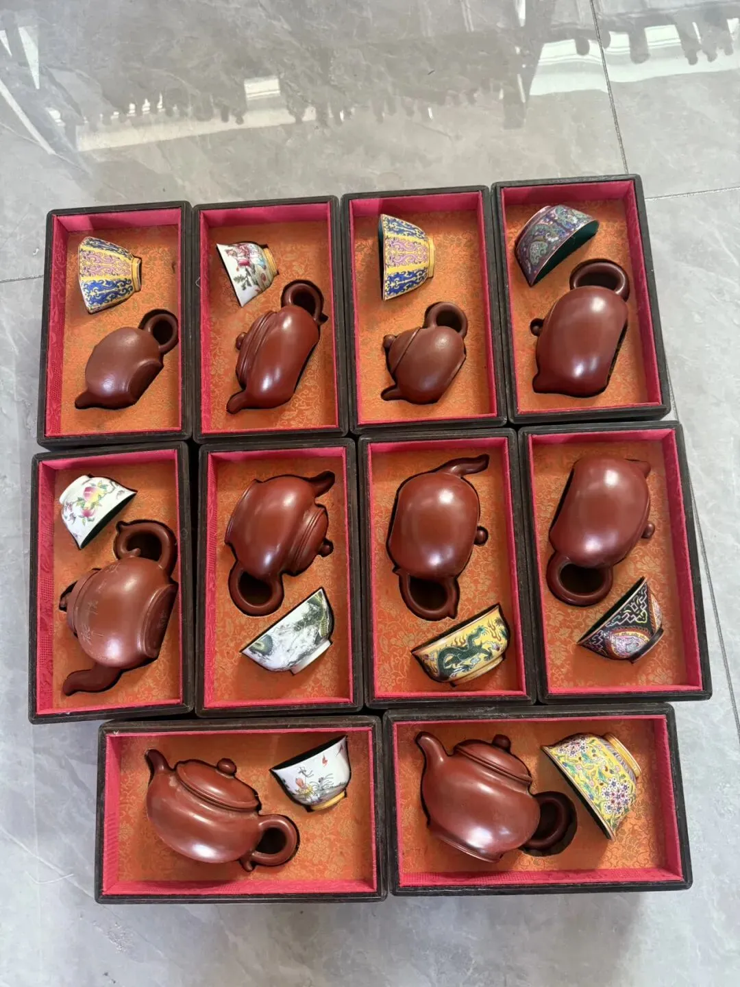 未来是民藏的天下,中国民间收藏市场正迎来了“黄金时代”.老藏家,保好你的收藏!